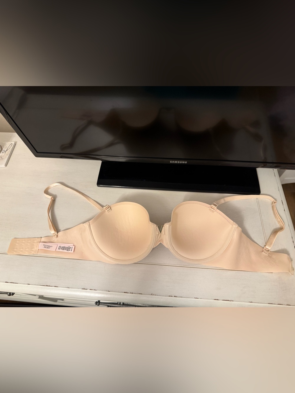 Victoria's Secret Nude Beige multi way strapless bra with removable straps - Picture 4 of 9